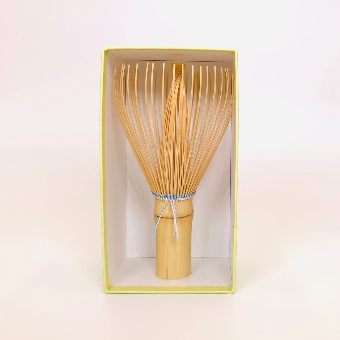 Венчик для заваривания чая, Shinkazuho, Shiratake, двухцветная нить (голубая и белая) / Tango Tanimura